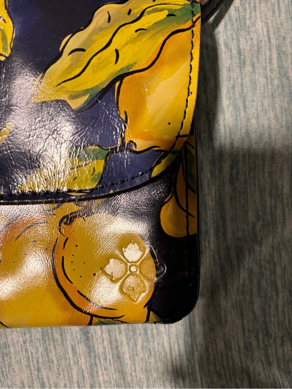 Patricia Nash Positano Limon Navy Crossbody Bag with Lemon Print and Black Strap - Picture 8 of 13